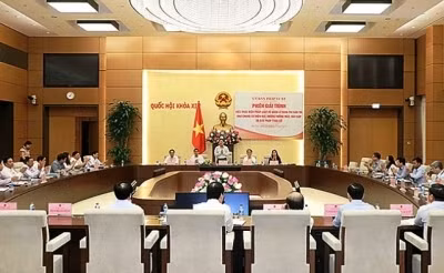Toàn cảnh phiên họp.