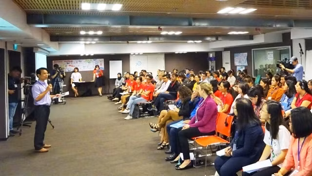 Các đại biểu tham dự buổi “Đối thoại Thanh niên ASEAN về bình đẳng giới” tại Tòa nhà Xanh Liên hợp quốc, Hà Nội.