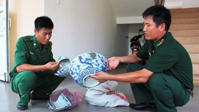 Hiện vật từ tàu cổ đắm tại vùng biển Dung Quất.