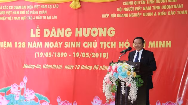 Đại sứ Việt Nam tại Lào Nguyễn Bá Hùng phát biểu tại buổi lễ.