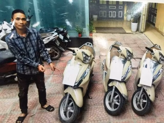 Xe máy các đối tượng trộm cắp bị cơ quan công an thu giữ.