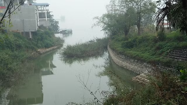 Nhiều năm qua không giải phóng được mặt bằng bến thuyền.