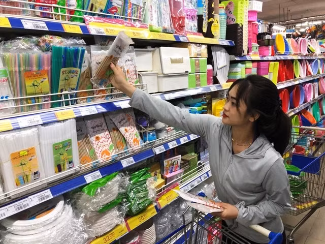 Saigon Co.op công bố chiến dịch “quét sạch” ống hút nhựa ra khỏi toàn bộ hệ thống siêu thị