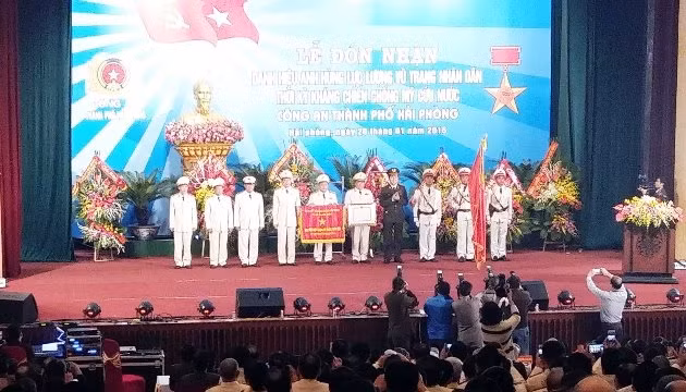 Lễ đón nhận danh hiệu cao quý Anh hùng LLVTND thời kỳ chống Mỹ, cứu nước (1954-1975) của lực lượng Công an TP Hải Phòng do Đảng và Nhà nước trao tặng.