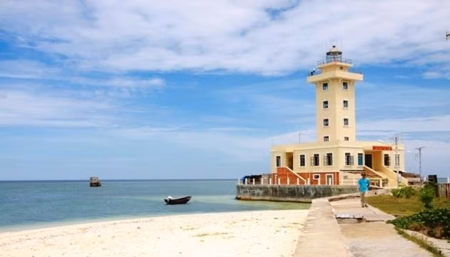Hải đăng ở đảo Sinh Tồn.
