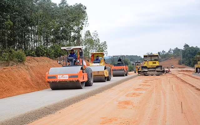 Các đơn vị triển khai thi công tuyến cao tốc Bắc Giang - Lạng Sơn.