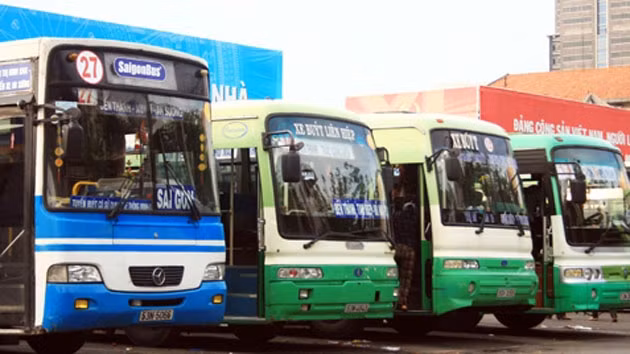 Bến xe buýt chợ Bến Thành. (Ảnh: petrotimes.vn)