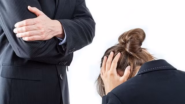 Hàn Quốc sẽ phạt nặng hành vi bắt nạt nơi công sở. Ảnh: TIMES