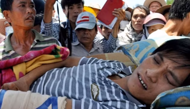 Ngư dân Nguyễn Tấn Hải bị lực lượng kiểm ngư Trung Quốc đánh trọng thương