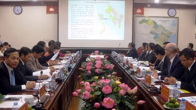 Toàn cảnh buổi làm việc giữa tỉnh Thanh Hóa với  Hoàng tử Bru-nây cùng các doanh nghiệp quốc tế.