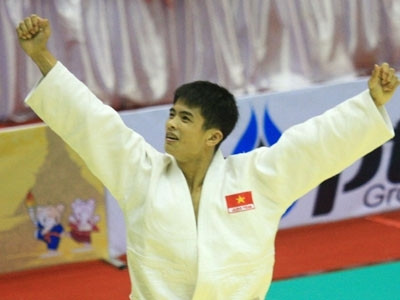 Huỳnh Nhất Thống.