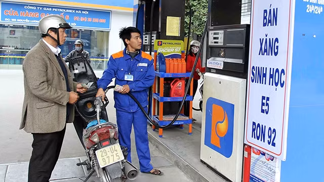 Yên tâm về chất lượng xăng E5