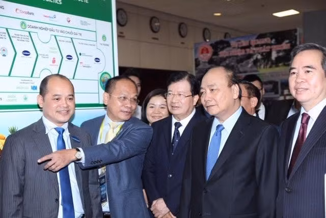Thủ tướng thăm gian hàng Chuỗi giá trị ngành rau củ quả