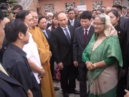 Thủ tướng Bangladesh thăm chùa Bái Đính