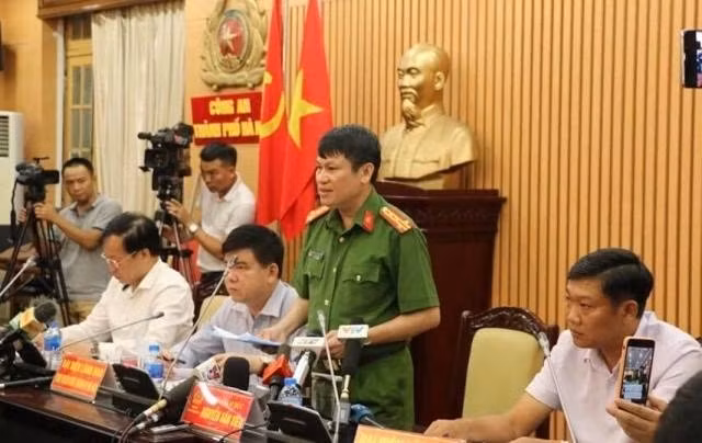 Đại tá Nguyễn Văn Viện, Phó Giám đốc Công an TP Hà Nội thông tin về kết quả điều tra ban đầu vụ bảy người chết sau khi tham dự lễ hội âm nhạc.