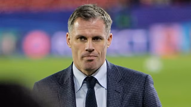 Carragher “lãnh đạn” vì hành động xấu