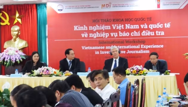 Bàn về kinh nghiệm nhập vai trong báo chí điều tra