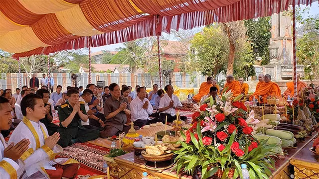 Lễ chúc phúc cho công trình Đài Hữu nghị Việt Nam – Campuchia.