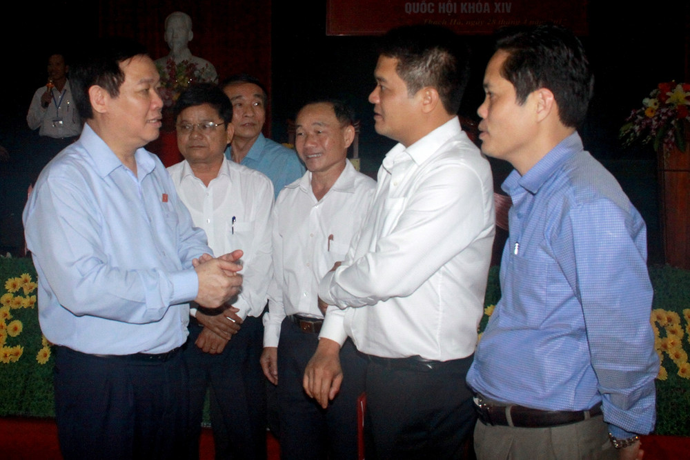 Phó Thủ tướng Chính phủ Vương Đình Huệ tiếp xúc cử tri tại huyện Thạch Hà.