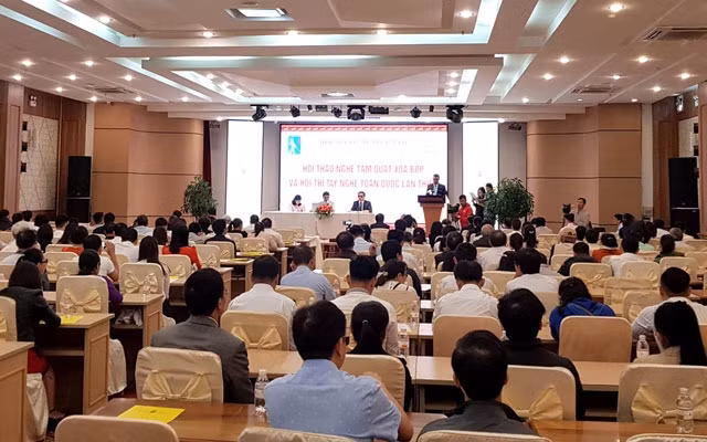 Quang cảnh Hội thảo nghề tẩm quất xoa bóp.