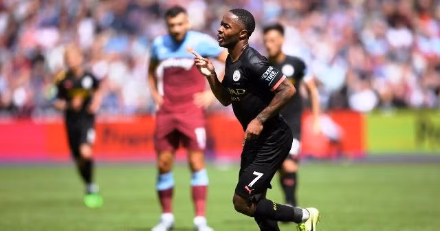 R. Sterling lập cú hat-trick cho Man City.
