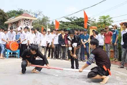 Việc đưa các trò chơi dân gian vào trường học đã góp phần tạo môi trường học tập thân thiện ở Trường PTDT nội trú Yên Bá