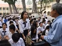 Đại diện Trường đại học Kinh tế
TP Hồ Chí Minh đang tư vấn
tuyển sinh đại học năm 2007.