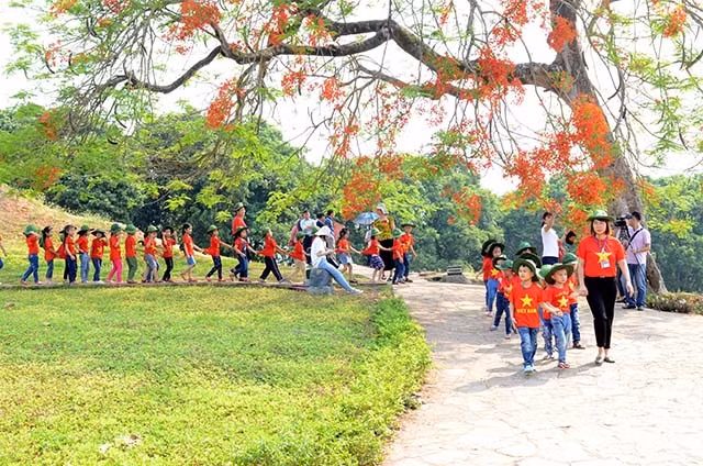 Đồi A1 - di tích nổi tiếng chiến trường Điện Biên Phủ năm xưa, giờ là điểm đến hấp dẫn du khách.