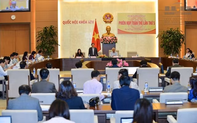 Ủy ban Pháp luật của Quốc hội họp phiên toàn thể lần thứ 5