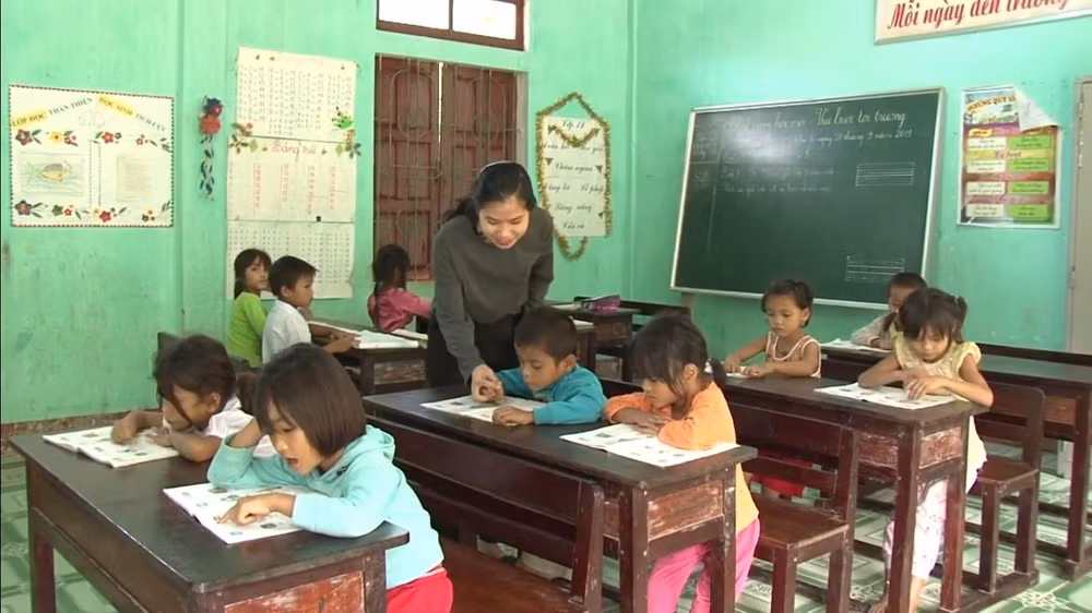 Lớp học ở bản Eo Bù - Chút Mút. 