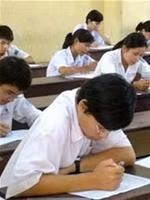 Học sinh lớp 12 Trường THPT
Nguyễn Huệ (Phú Yên) ôn tập
kiến thức thi trắc nghiệm.
