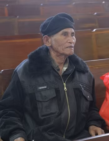 Gặp tác giả bài thơ “Cô gái vót chông” 