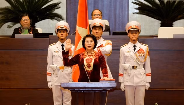 Tân Chủ tịch Quốc hội Việt Nam tuyên thệ nhậm chức.