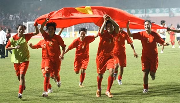 Niềm vui chiến thắng của Đội tuyển bóng đã nữ Việt Nam tại vòng loại Giải vô địch bóng đá nữ châu Á năm 2013.
