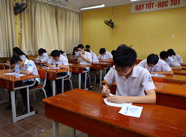 Thí sinh thi vào lớp 10 năm học 2017-2018 (Ảnh minh họa: DUY LINH)