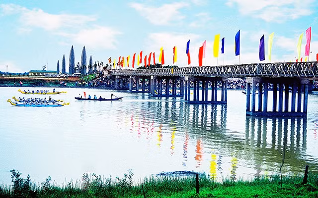 Di tích quốc gia đặc biệt Ðôi bờ Hiền Lương - Bến Hải.