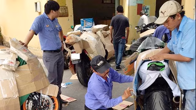 Tại sao gửi hàng qua đường sắt tệ thế? 