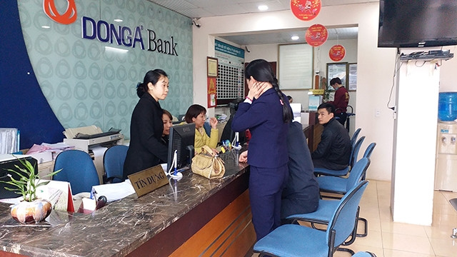 Khách hàng giao dịch đầu năm.