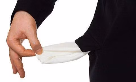 Giá cả tăng chóng mặt làm nhiều người dân khổ sở lo Tết