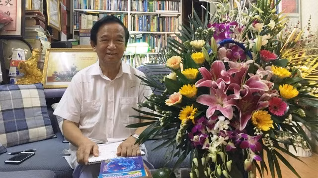 GS, TS, Nhà giáo Nhân dân Nguyễn Lân Dũng.