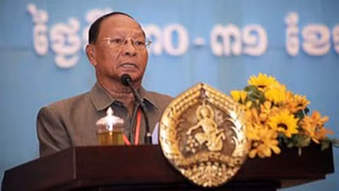 Chủ tịch danh dự CPP Heng Samrin phát biểu khai mạc Đại hội.