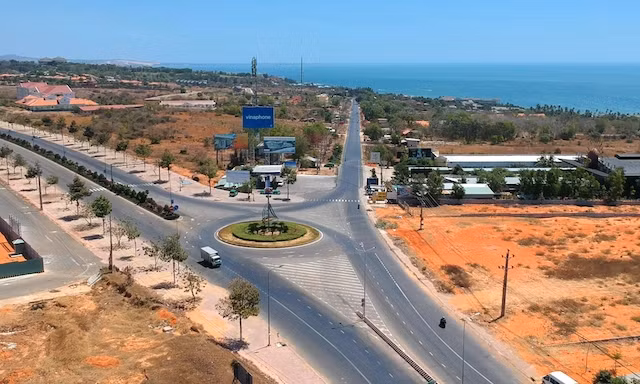 Một điểm kiểm soát y tế được lập cách vòng xoay Võ Nguyên Giáp-Nguyễn Thông 100m hướng Phú Hài đi Mũi Né, TP Phan Thiết, Bình Thuận.