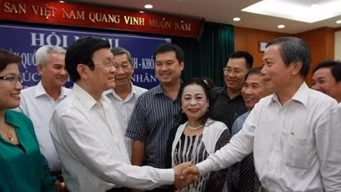 Chủ tịch nước Trương Tấn Sang với các cử tri doanh nhân.