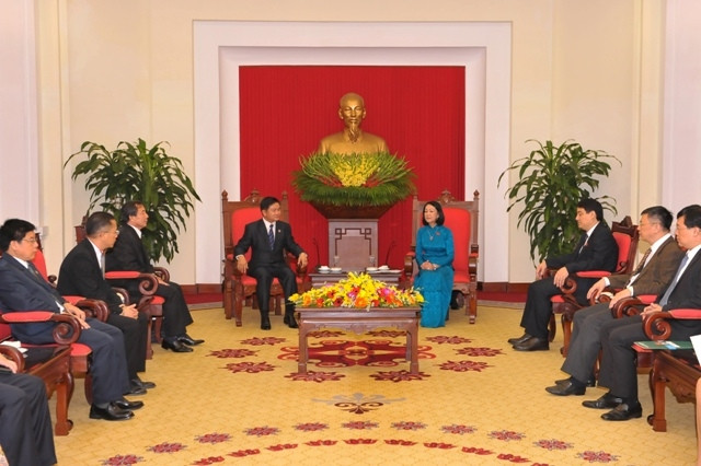 Đồng chí Trương Thị Mai, Ủy viên Bộ Chính trị, Bí thư T.Ư Đảng, Trưởng Ban Dân vận T.Ư, tiếp xã giao Đoàn đại biểu Đoàn Thanh niên Nhân dân cách mạng Lào.