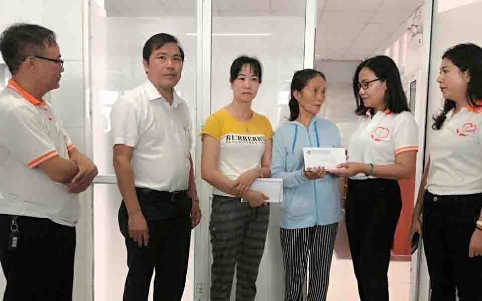 Nhiều suất quà ý nghĩa được trao tặng các bệnh nhân mắc bệnh hiểm nghèo, các gia đình chính sách 