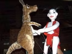 Kanguru và chú Tễu.