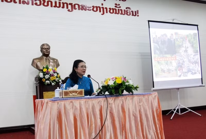 Phó Chủ tịch Ủy ban T.Ư MTTQ Việt Nam Trương Thị Ngọc Ánh thuyết trình tại buổi tọa đàm, chiều 6-4.