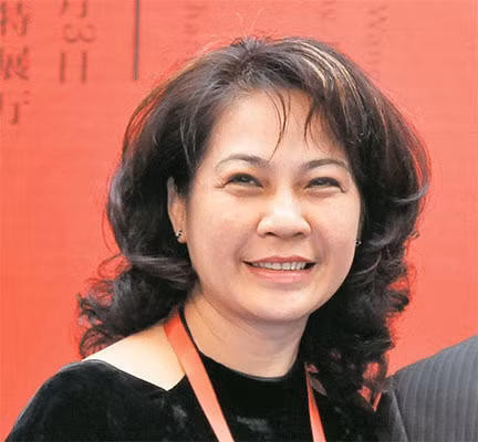 Không ai vỗ tay bằng một bàn tay...