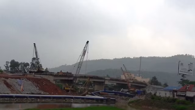 Nâng cấp, thi công thêm cầu vượt nút giao giữa Quốc lộ 1A và đường Nghi Sơn - Bãi Trành.