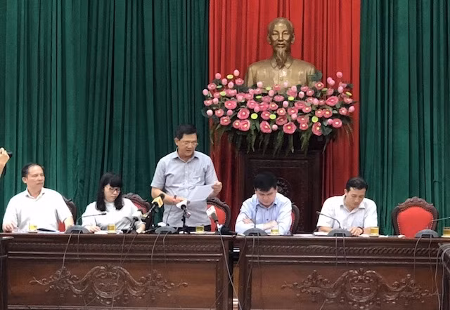 Phó Giám đốc Sở GD-ĐT Hà Nội Phạm Xuân Tiến thông tin về Đề án Chương trình sữa học đường. (Ảnh: THUỲ LINH)